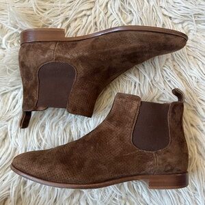 M. Gemi Amico Hickory Brown Pull Slip On Almond Toe Shoe  Ankle Booties EUC 37